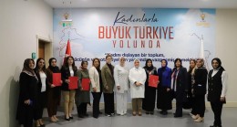 AK Parti İlçe Kadın Kolları Başkanlıklarında Bayrak Değişimi