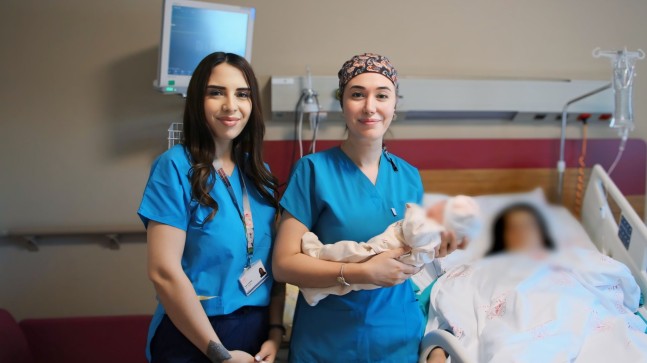 Elazığ Fethi Sekin Şehir Hastanesi Tüp Bebek Merkezi’nin ilk bebeği dünyaya gözlerini açtı.