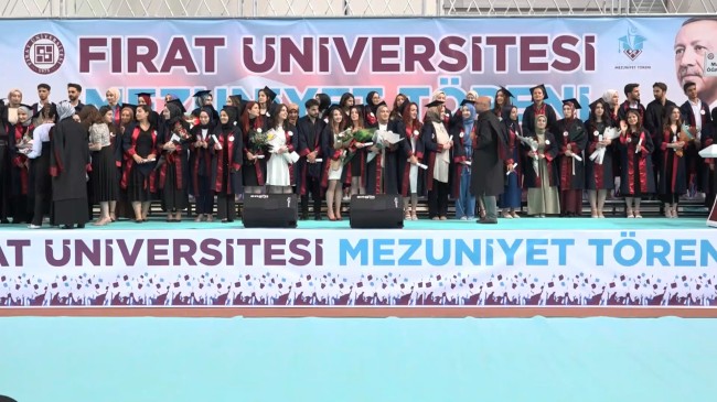 Fırat Üniversitesinde Binlerce Öğrenci Mezun Oldu