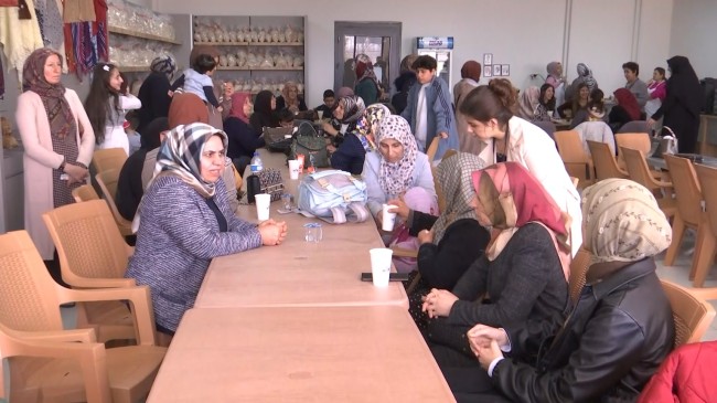 Elazığ Belediyesi Kadın Meclisi, Depremzede Vatandaşlarla Bir Araya Geldi.