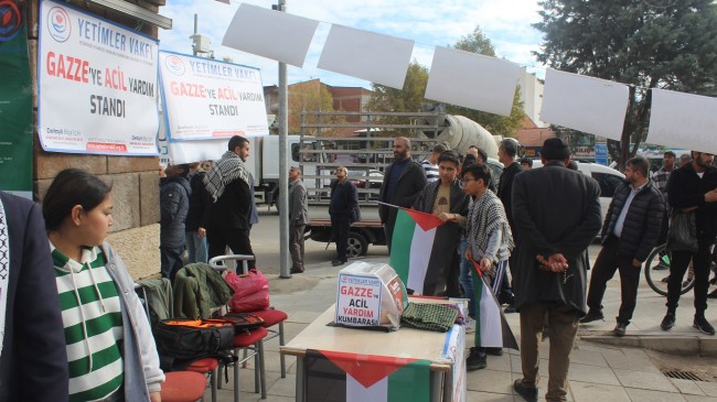 Kovancılar`da Gazze`ye yardım standına yoğun ilgi gösterildi