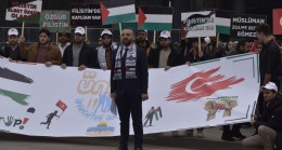 ÜniAK Elazığ, Filistin’de yaşanan soykırımı protesto etmek için yürüyüş düzenledi.