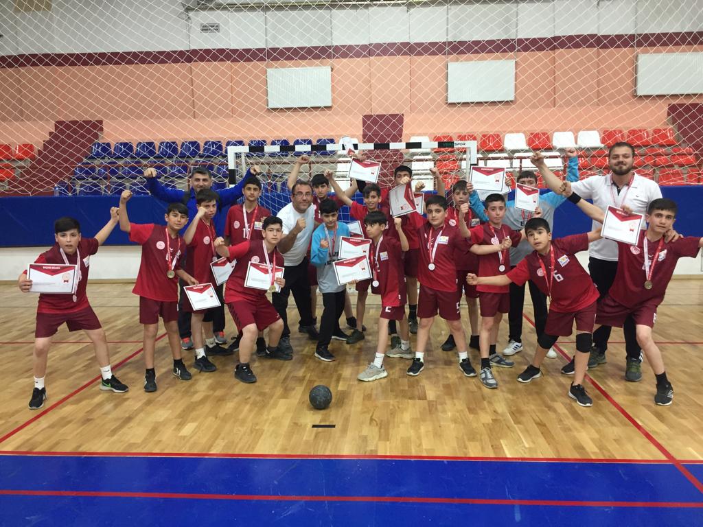 DOĞUKENT ORTAOKULU KÜÇÜK ERKEKLER HENTBOL TAKIMI TÜRKİYE FİNALLERİNDE