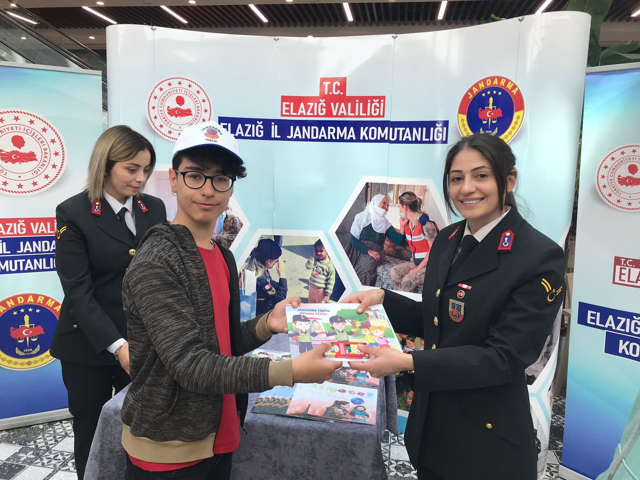JANDARMA VE ÖZEL ÖĞRENCİLERDEN ORTAK FAALİYET
