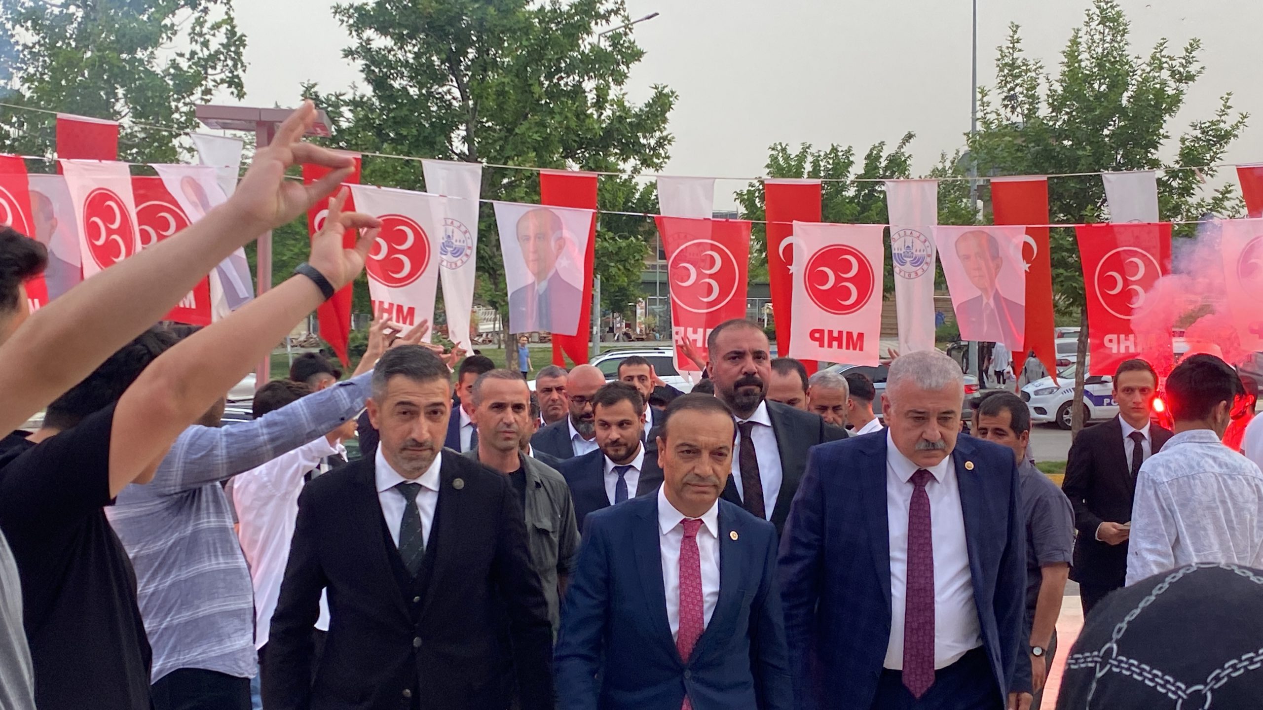 MHP PROGRAMINA VATANDAŞLARDAN YOĞUN İLGİ