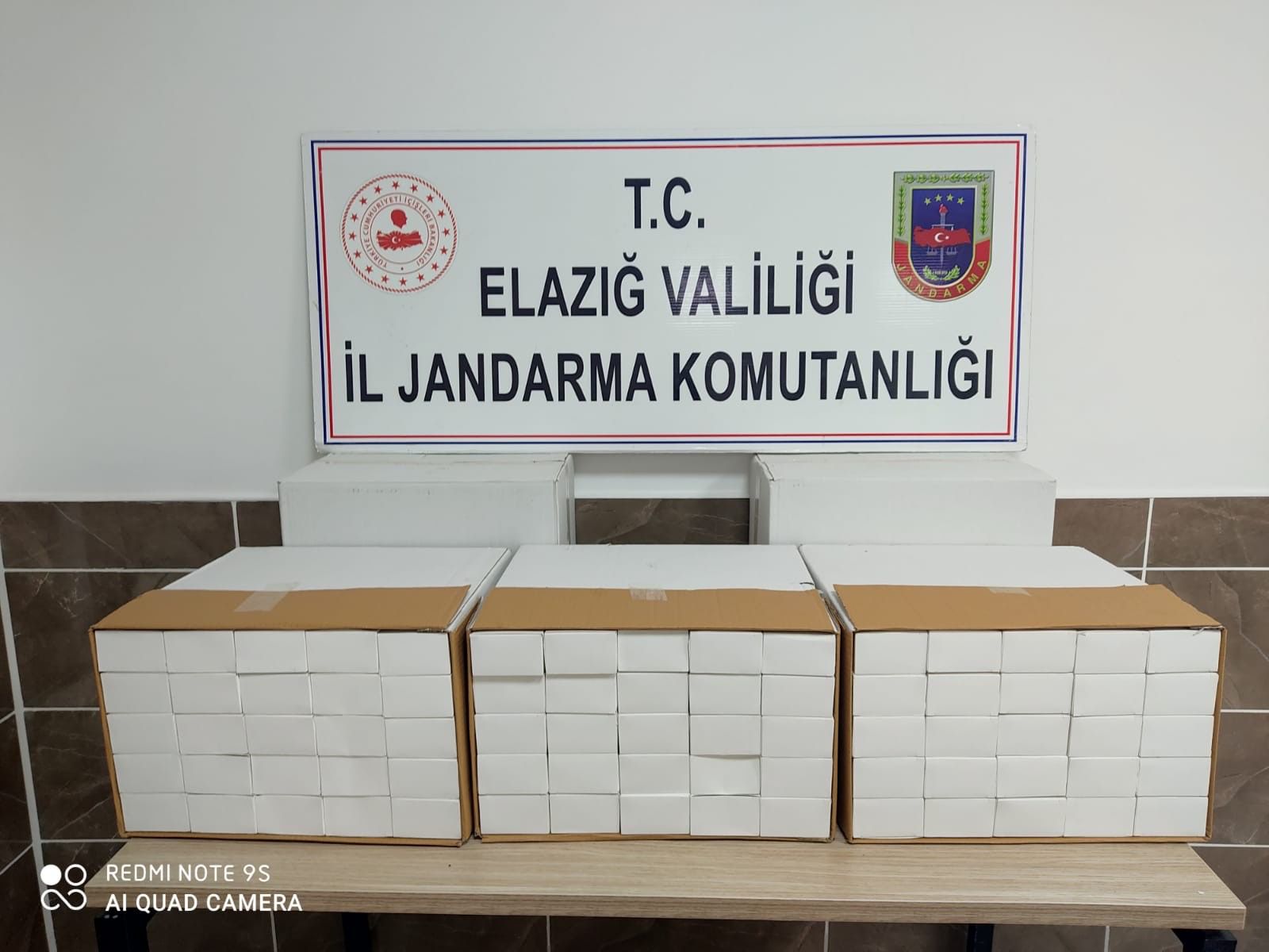 50 BİN ADET KAÇAK MAKARON ELE GEÇİRİLDİ