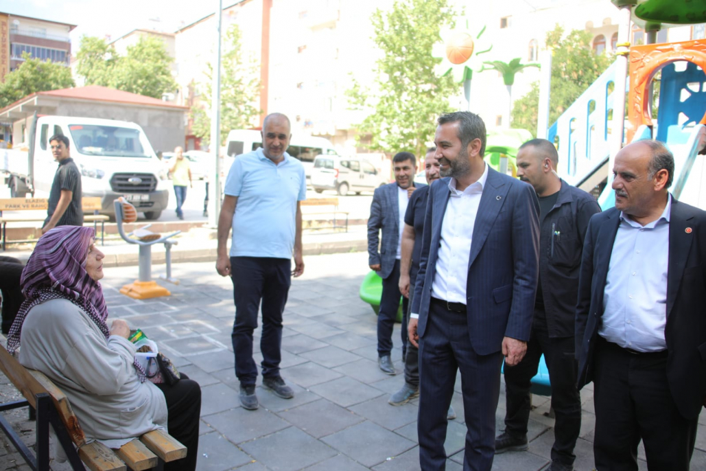 BAŞKAN ŞERİFOĞULLARI: “41 MAHALLENİN TAMAMINDA AKTİF BİR BELEDİYEYİZ”