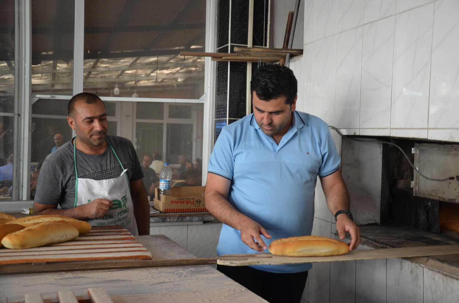 PERTEK BELEDİYESİ’NDEN ÖNEMLİ HİZMET: EKMEK 3 TL