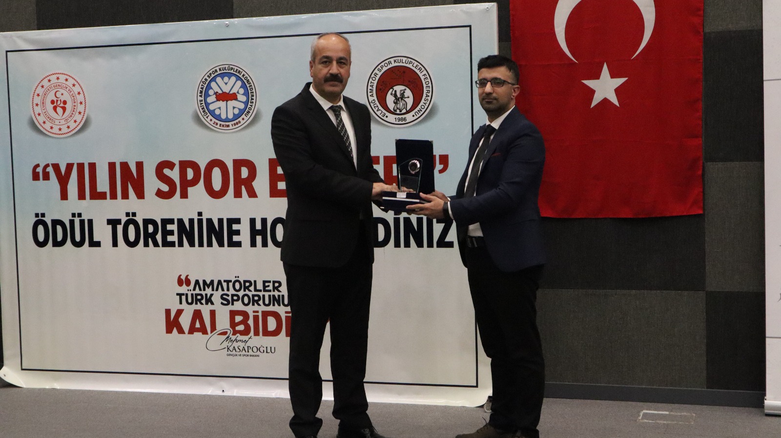 YEREL YAYIN BİRLİĞİ ELAZIĞ ŞUBESİ’NE ÖDÜL