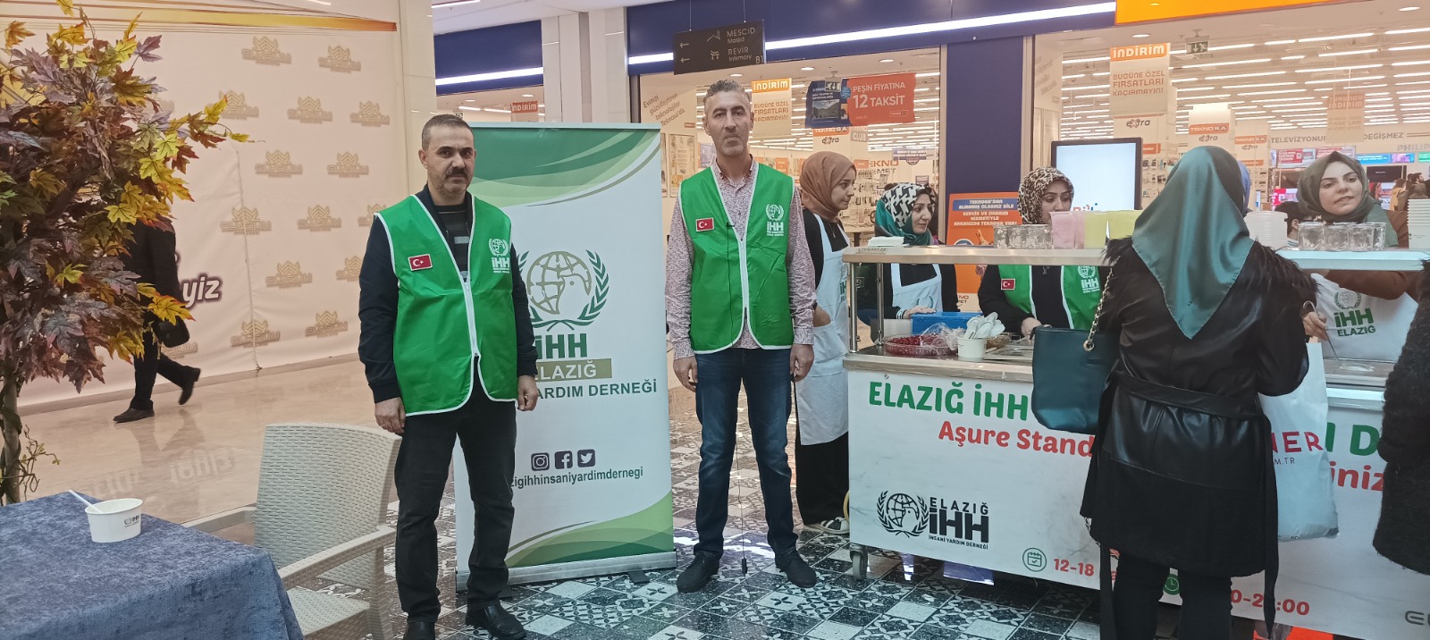 ELAZIĞ İHH, AŞURE STANDI KURDU