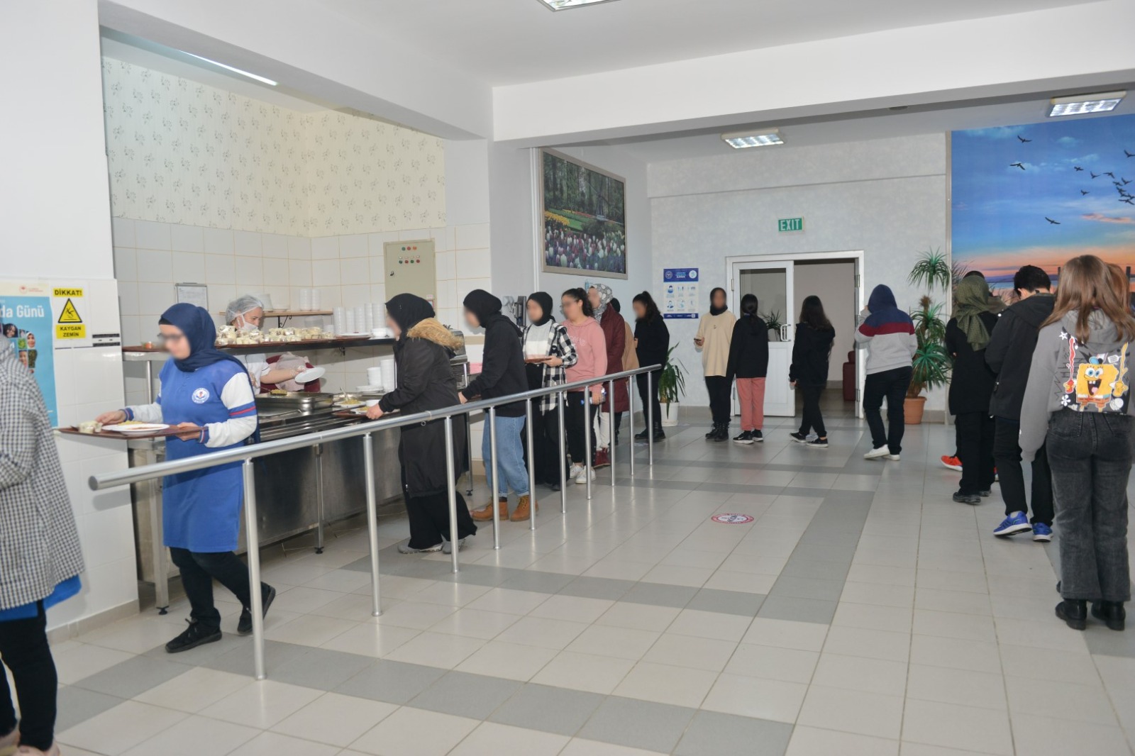 ELAZIĞ’DA 12 BİN ÖĞRENCİ ÜCRETSİZ YEMEK İMKÂNINDAN FAYDALANIYOR
