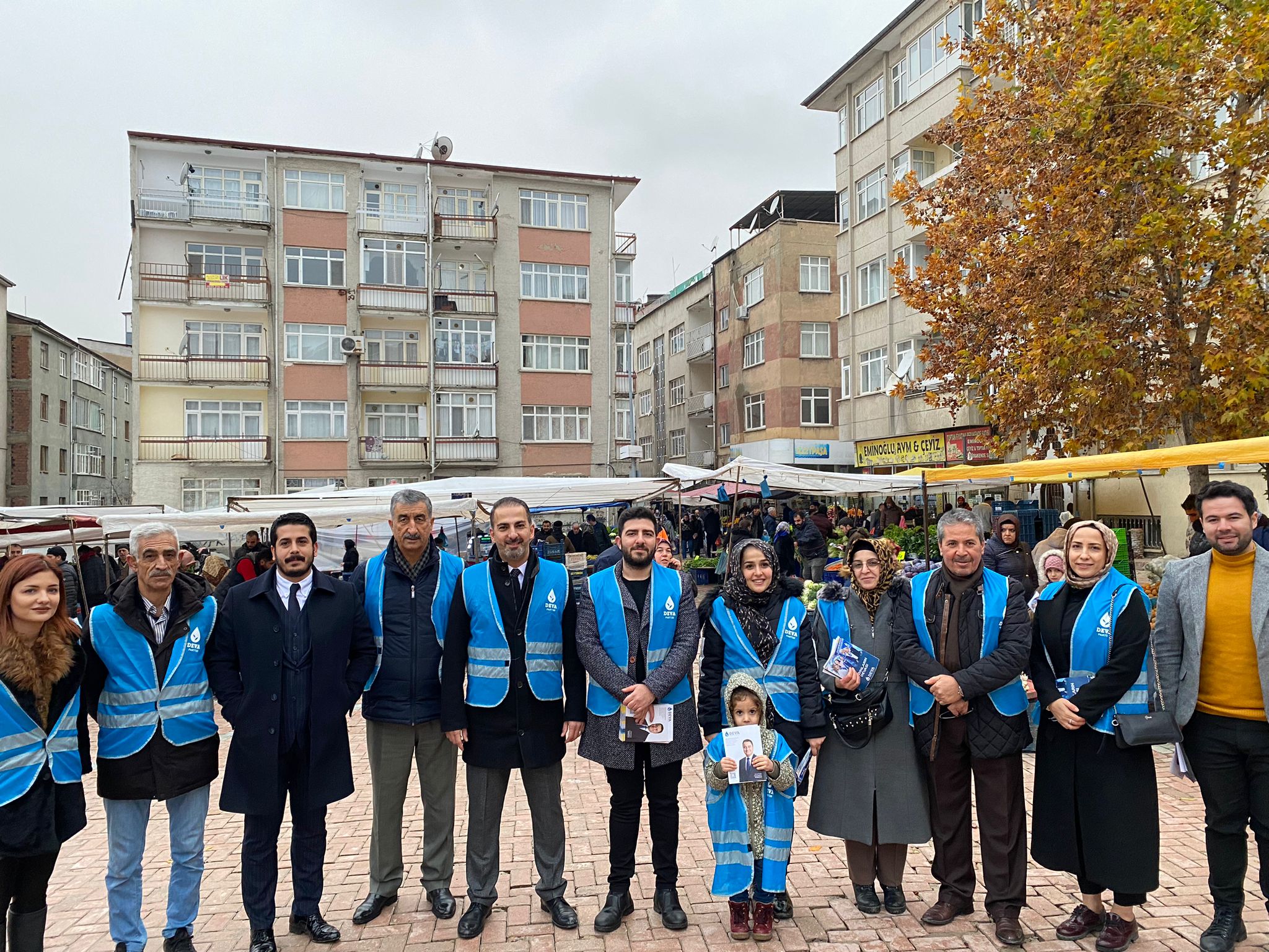 “MAVİ YELEKLİLER” SAHAYI BOŞ BIRAKMIYOR