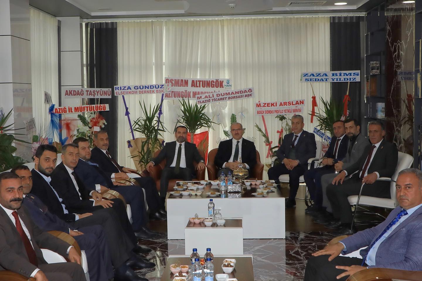 VALİ TORAMAN VE BELEDİYE BAŞKANI ŞERİFOĞULLARI ETSO BAŞKANI İDRİS ALAN’I ZİYARET ETTİ