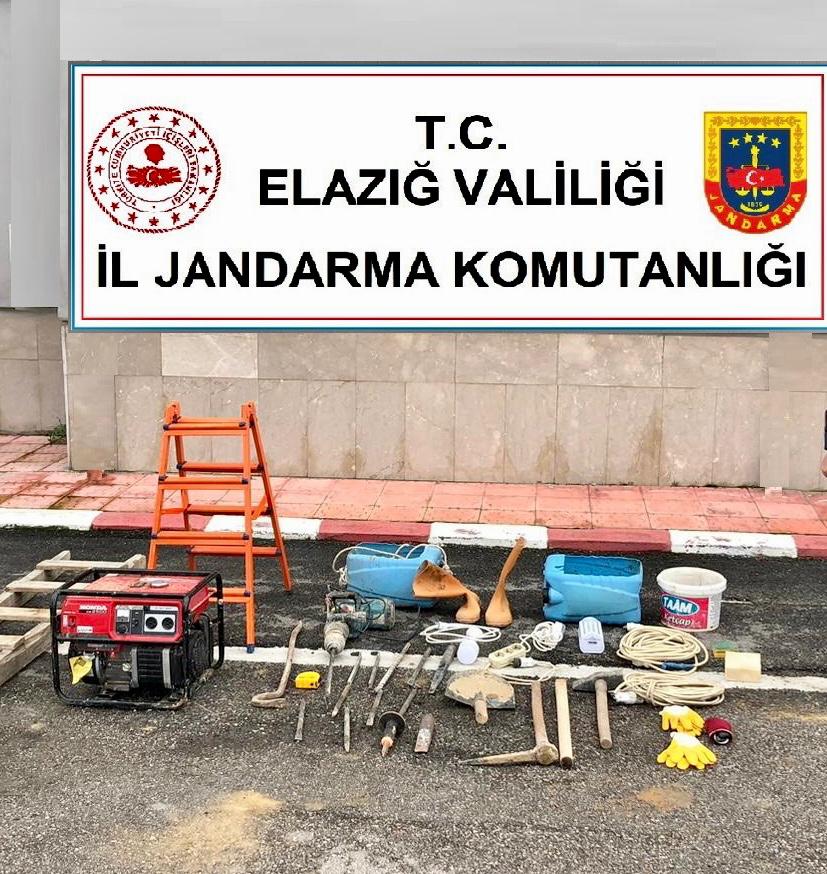 JANDARMADAN KAÇAK KAZIYA SUÇÜSTÜ