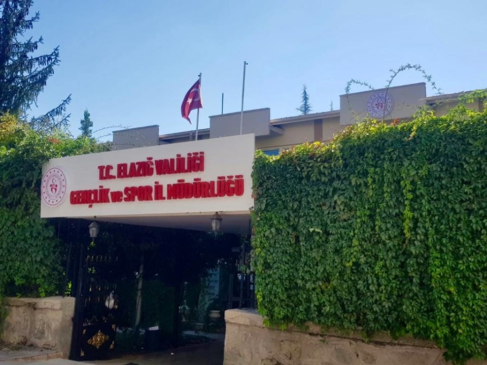 GENÇLİK VE SPOR İL MÜDÜRLÜĞÜ’NDEN TEK YÜREK KAMPANYASINA 122 BİN 330 TL BAĞIŞ