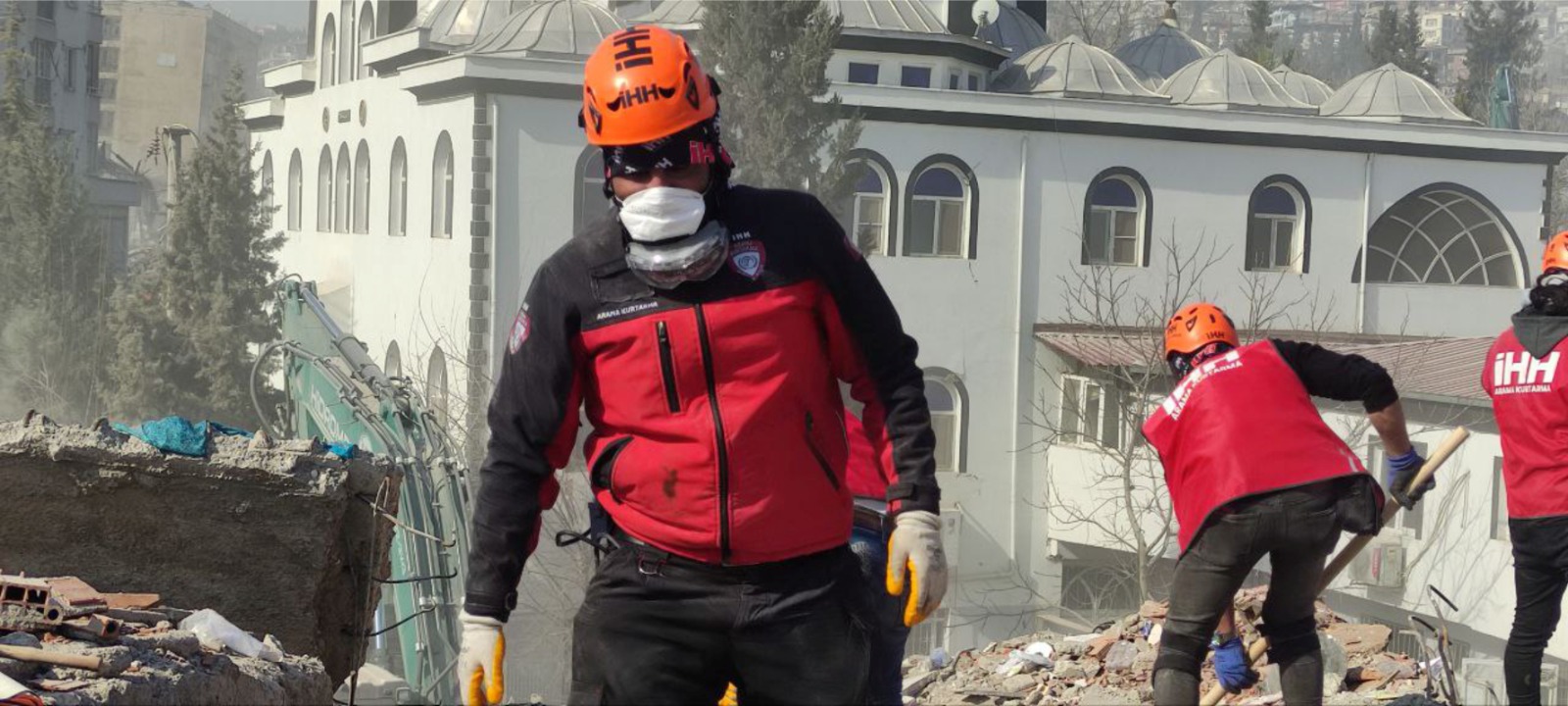 İHH ARAMA KURTARMA EKİPLERİ DEPREM BÖLGESİNDE