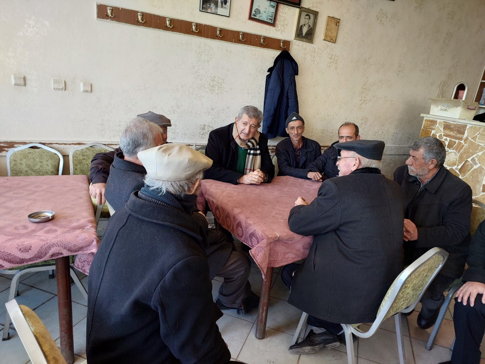 ÖZCAN DEPREMZEDELERI ZIYARET ETTİ
