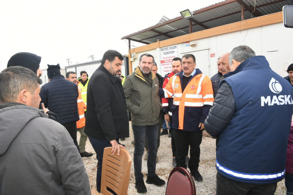 BAŞKAN ŞERİFOĞULLARI, MALATYA’DA DEPREMZEDELERLE BİR ARAYA GELDİ