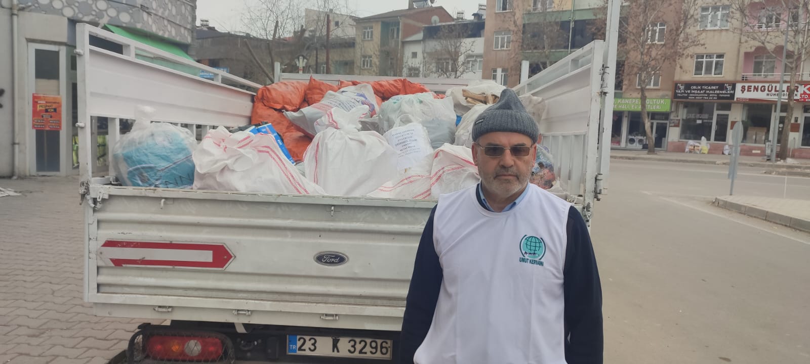 KOVANCILAR UMUT KERVANI VE YETİMLER VAKFI DEPREM BÖLGESINE YARDIMLARINI SÜRDÜRÜYOR