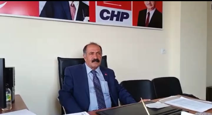 BAŞKAN NAİM ODABAŞI: ” BELEDİYE SU ABONE ÜCRETİNE % 100 ZAM YAPTI.İLÇENİN DURUMU İYİ DEĞİL, HEPSİNİN DEPREMZEDE MİSAFİRİ VAR.”