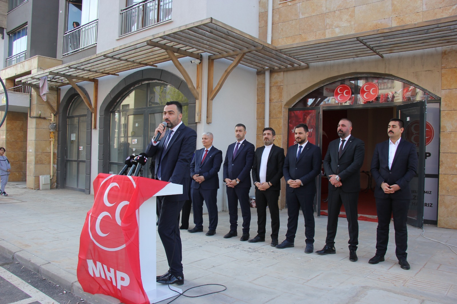 MHP ELAZIĞ MİLLETVEKİLİ ADAYI HAKAN KUZU’NUN SEÇİM İLETİŞİM MERKEZİ YOĞUN BİR KATILIMLA AÇILDI