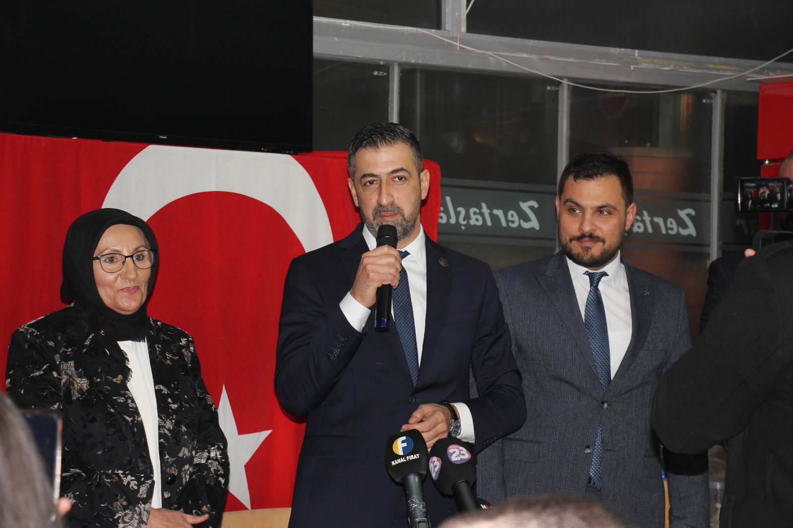 KADINLARDAN MHP’YE BÜYÜK DESTEK “BİZDE VARIZ”