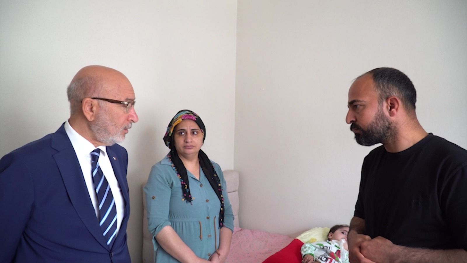 İRFAN SÖNMEZ, ÇOCUK BAYRAMI’NDA SMA HASTASI KEREM ALİ BEBEK’İ ZİYARET ETTİ, DESTEK İÇİN ÇAĞRIDA BULUNDU