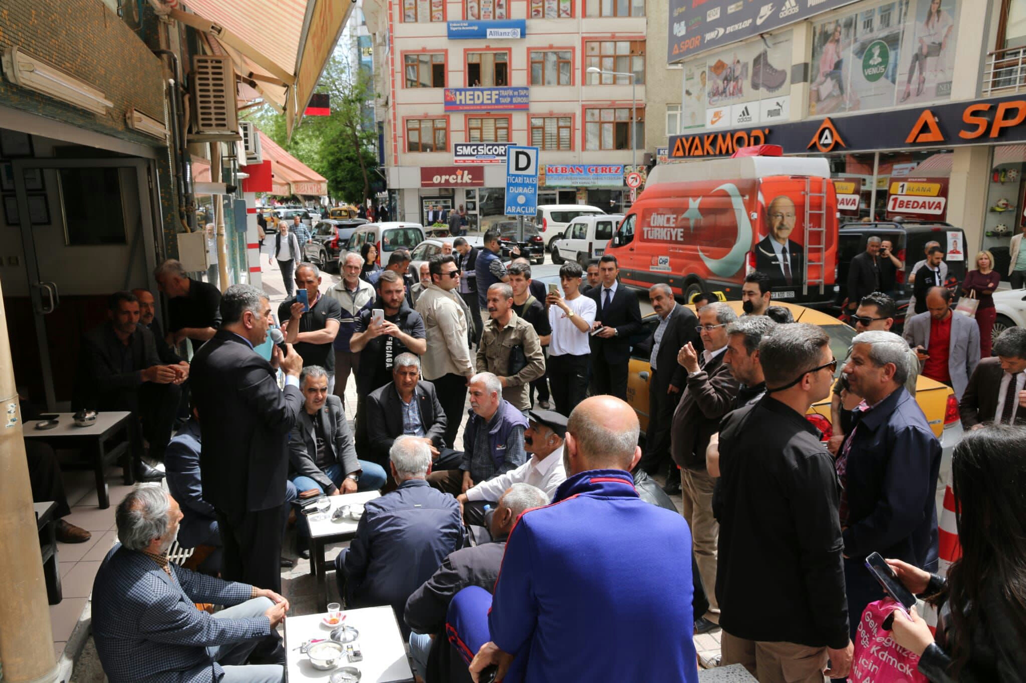 Elazığ’da seçmenlerle buluşmaktan yorulmayan Milletvekili: Gürsel Erol