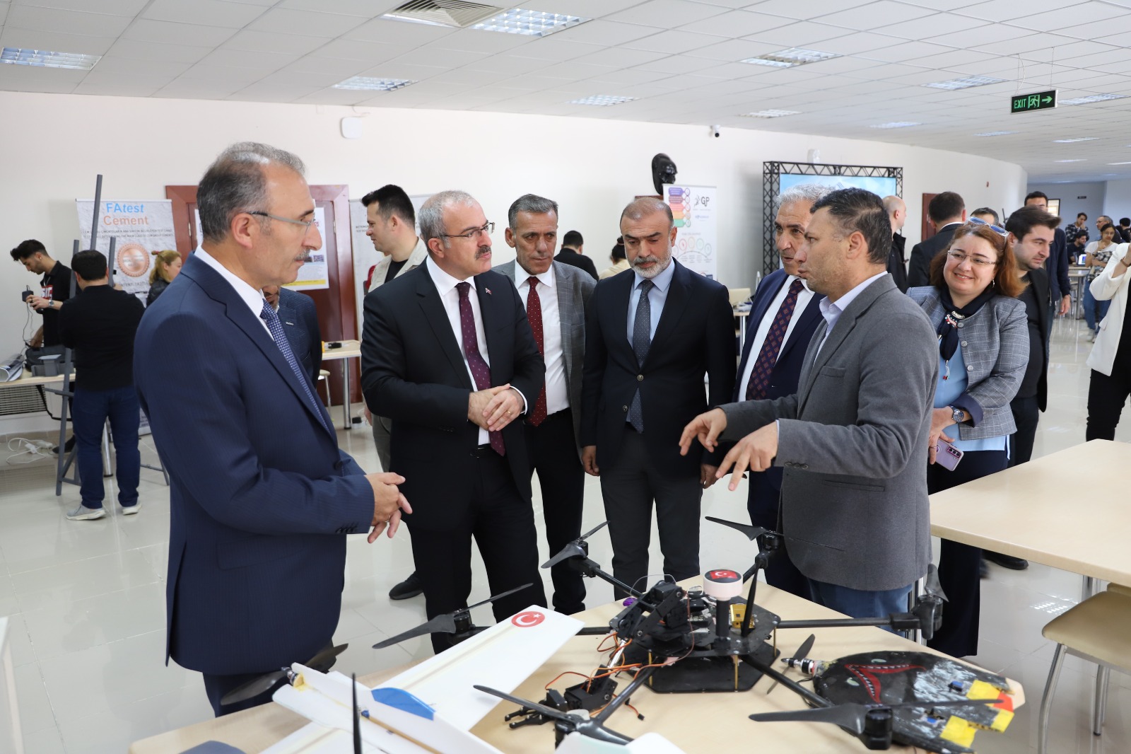 7. FIRAT YAZILIM VE TEKNOLOJİ PROJE PAZARI ETKİNLİĞİ YOĞUN İLGİ GÖRDÜ