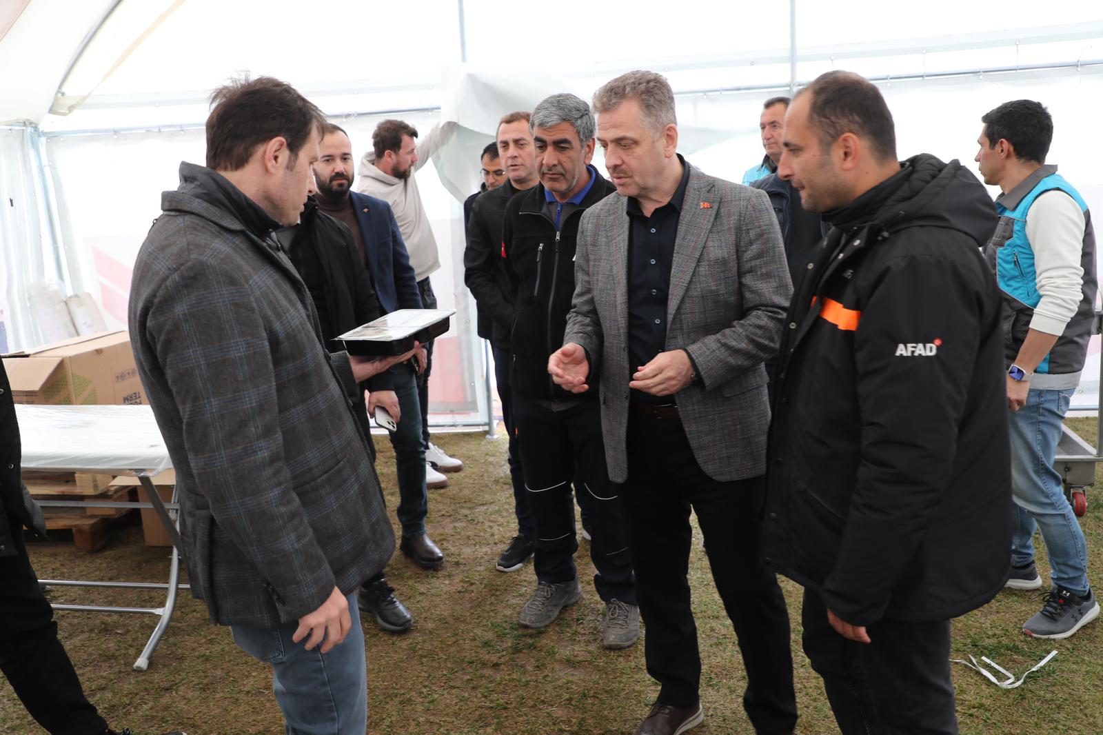 ELAZIĞ AFAD EKİBİ KAHRAMANMARAŞ’DA ÇALIŞMALARIYLA GÖZ DOLDURUYOR