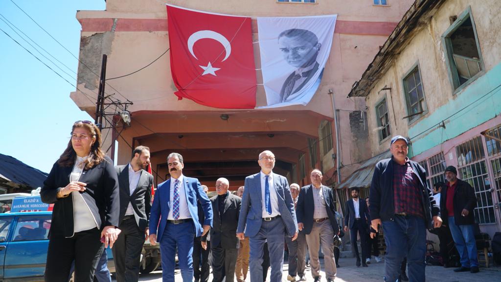 VATANDAŞTAN SÖNMEZ’E :’’ DEMOKRASİYİ, HUZURU, ADALETİ ÖZLEDİK.BİZ ARKANIZDAYIZ’’