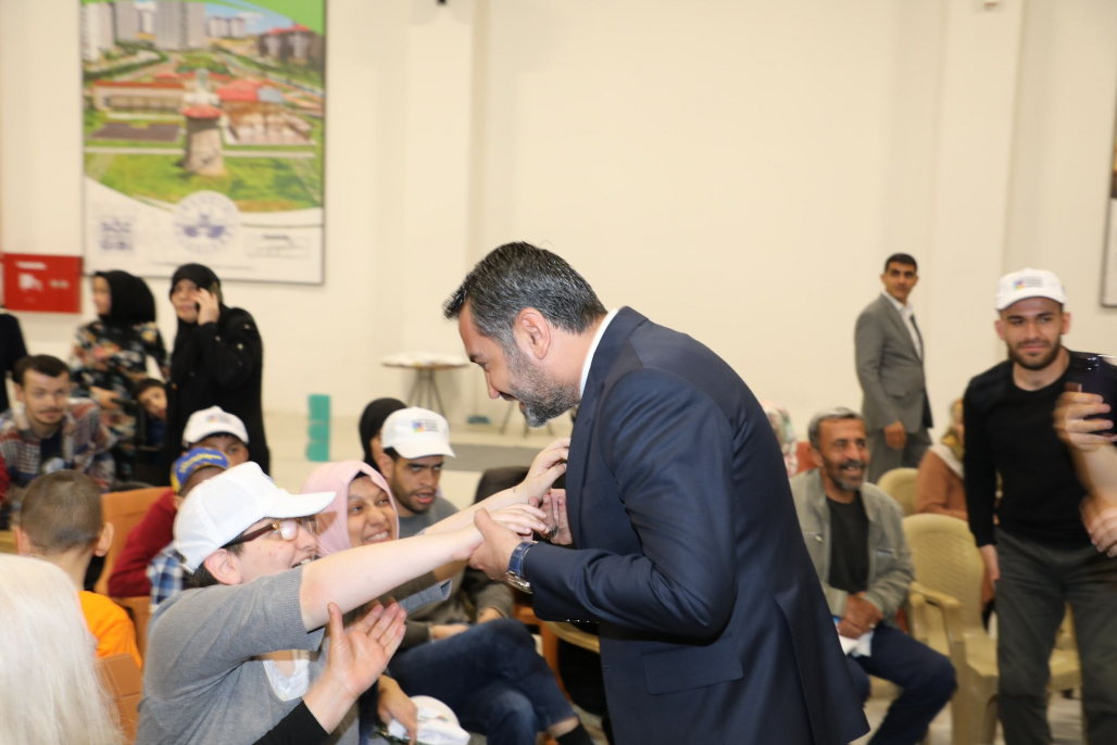 BAŞKAN ŞERİFOĞULLARI’NDAN ENGELLİLER HAFTASI MESAJ