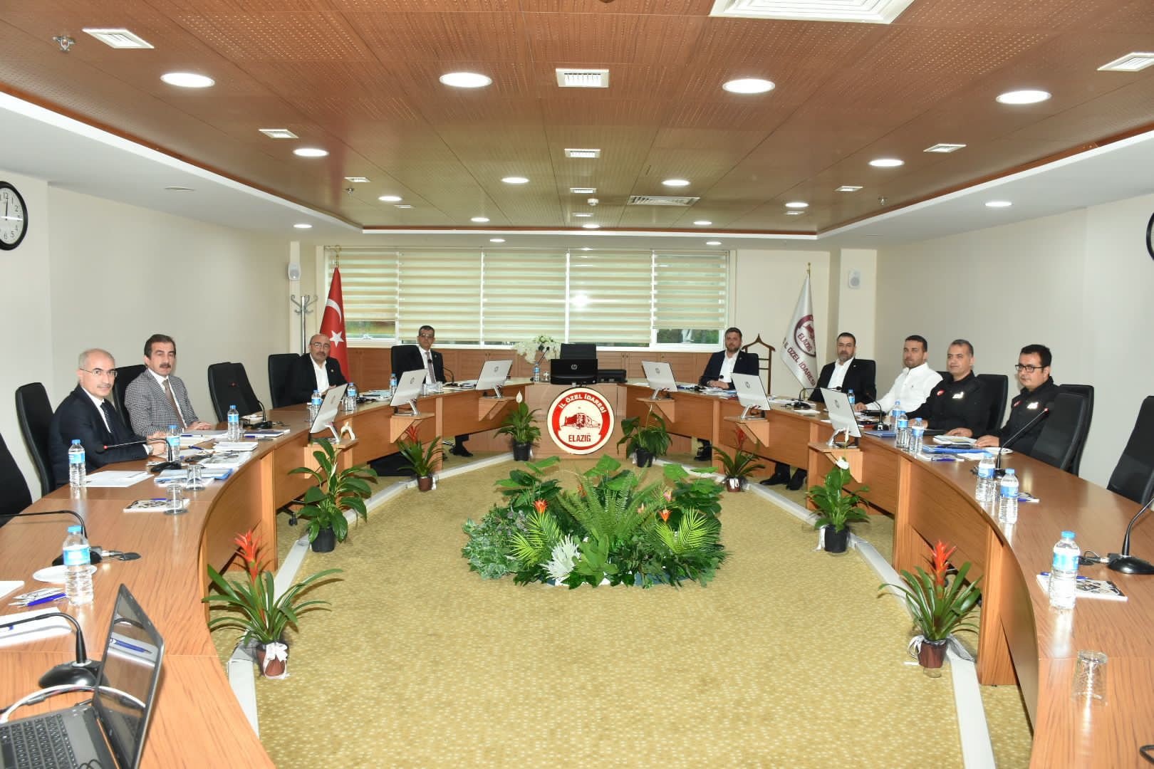 CUMHUR İTTİFAKI MİLLETVEKİLLERİ DEPREM SONRASI HASAR TESPİT ÇALIŞMALARI HAKKINDA DEĞERLENDİRME TOPLANTISI YAPTI