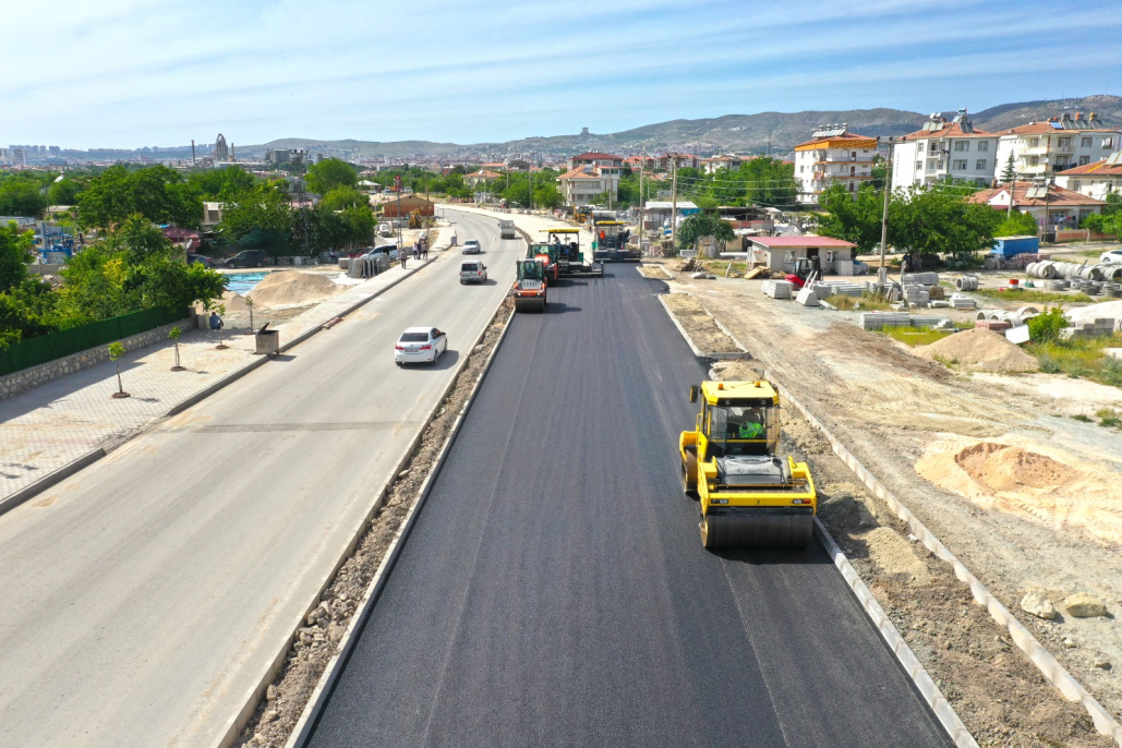 ELAZIĞ BELEDİYESİ, YOL BAKIM-ONARIM VE GENİŞLETME ÇALIŞMALARINI SÜRDÜRÜYOR