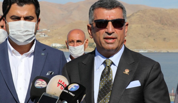 MİLLETVEKİLİ GÜRSEL EROL’DAN PERTEK KÖPRÜSÜ TEPKİSİ: ‘’KÖPRÜ ARTIK YAPILMALI VATANDAŞLAR EZİYETTEN KURTULMALI!’’