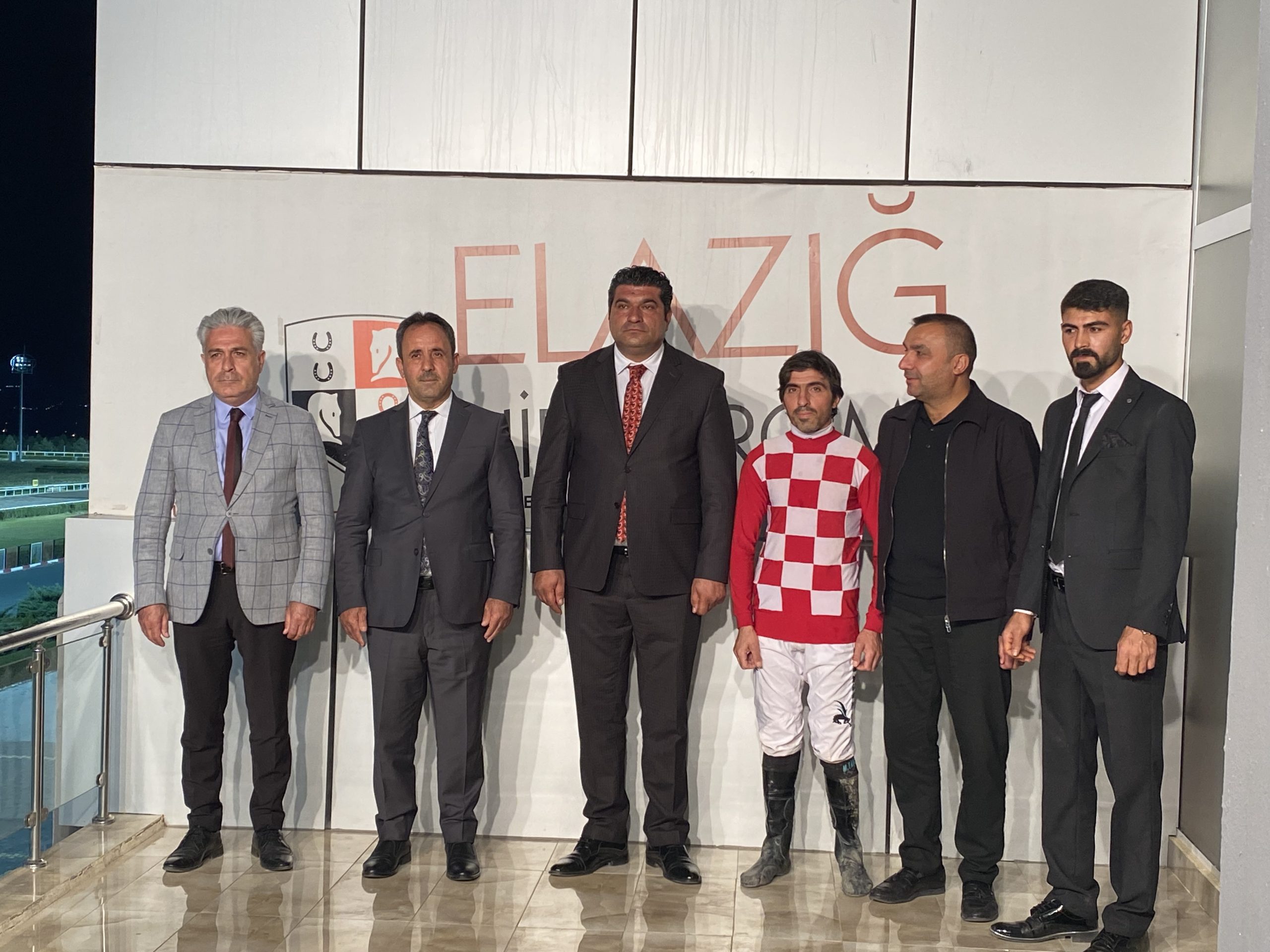 HİPODROMDA “YURTBAŞI BELEDİYESİ KUPASI KOŞUSU” DÜZENLENDİ
