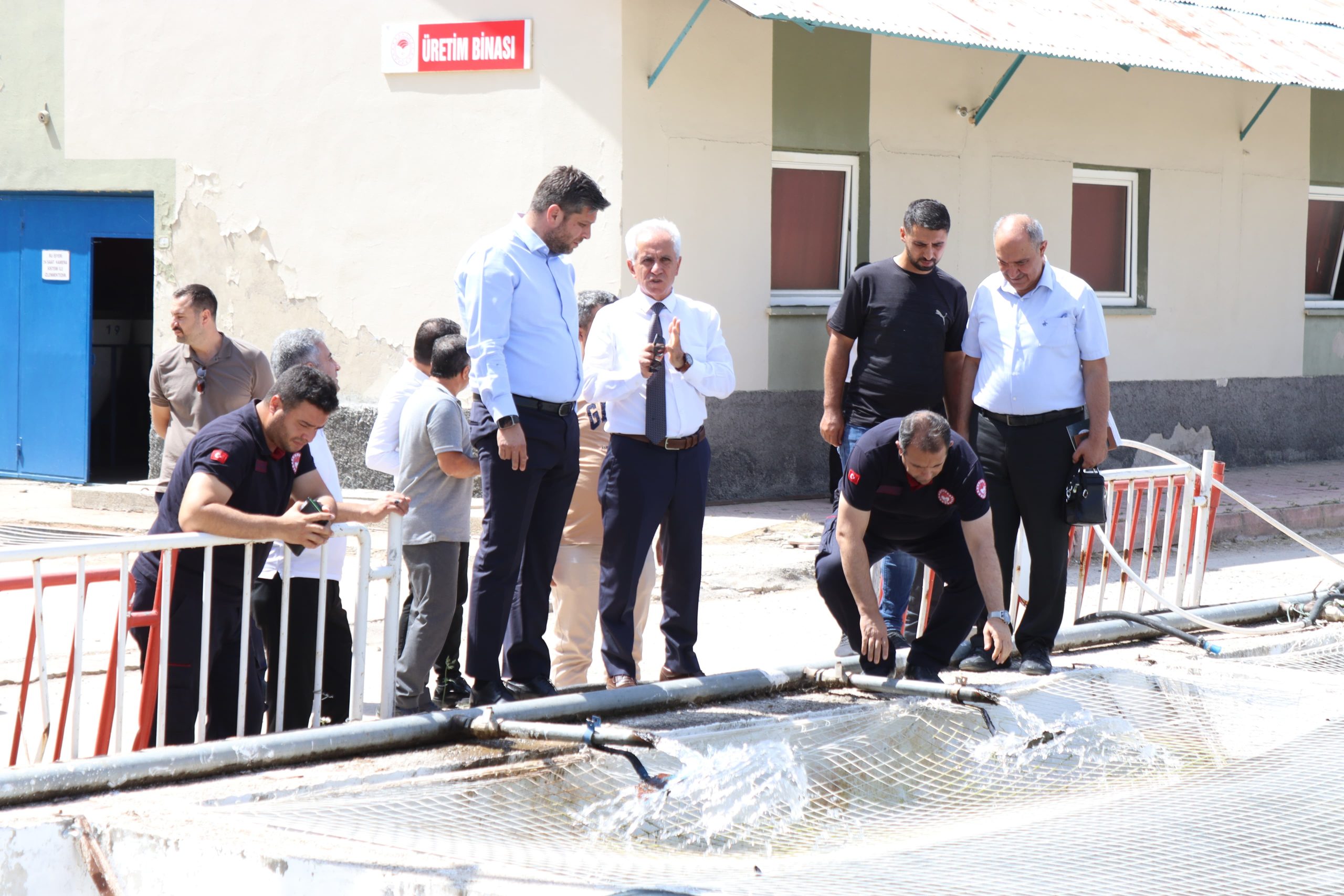 MİLLETVEKİLİ NAZIRLI ÜRETİM TESİSLERİNİ ZİYARET ETTİ
