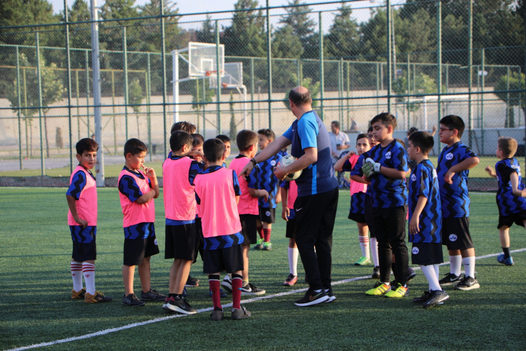 ELAZIĞ BELEDİYESİ ÜCRETSİZ YAZ SPOR KURSLARI BAŞLADI