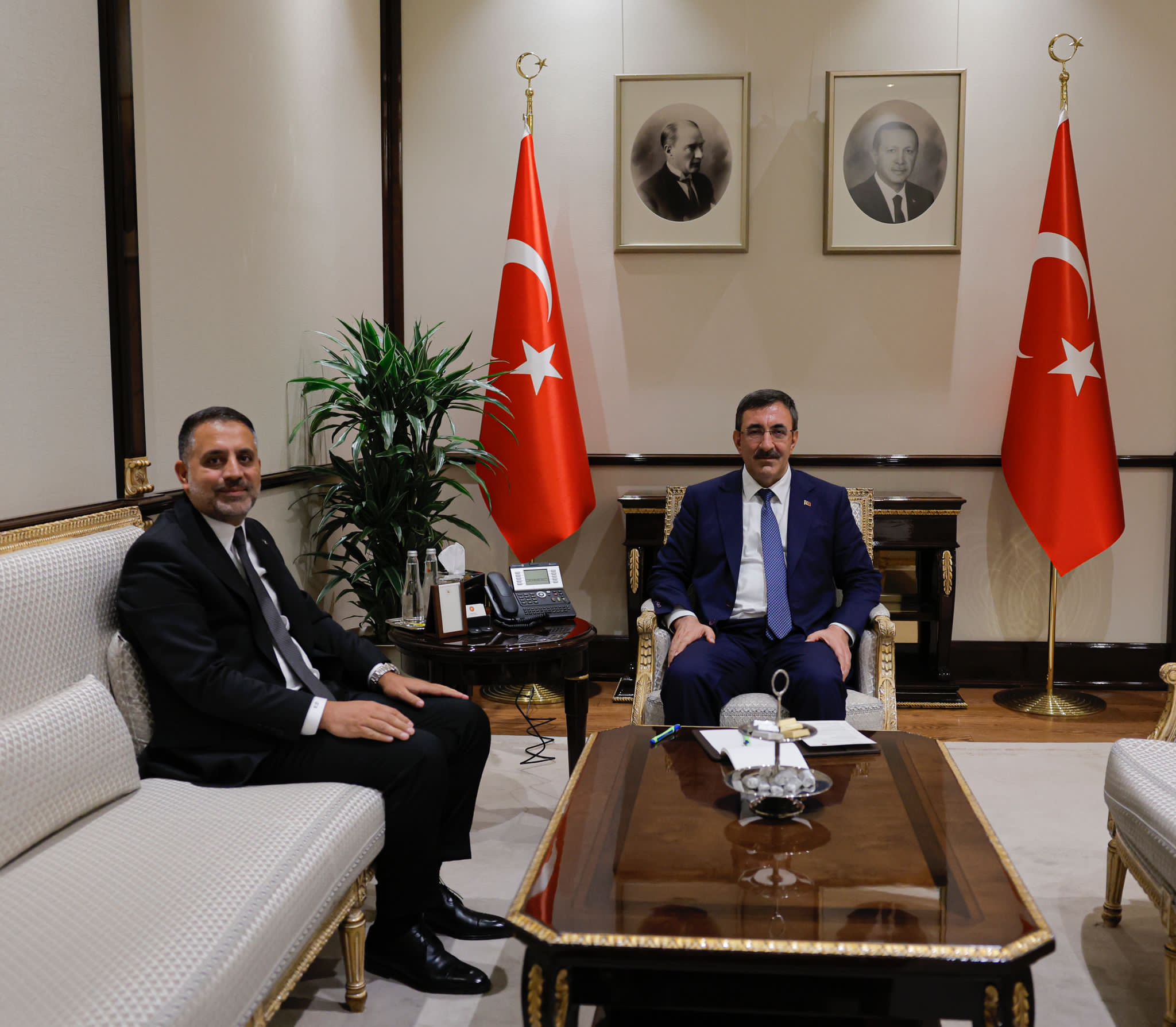 ZİVER HOLDİNG YÖNETİM KURULU BAŞKANI VEYSEL DEMİRCİ, CUMHURBAŞKANI YARDIMCISI CEVDET YILMAZ İLE GÖRÜŞTÜ!