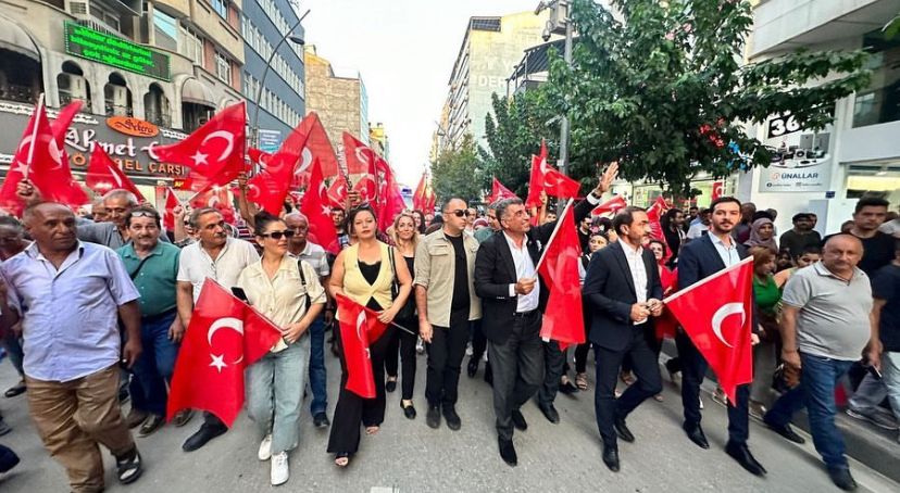 GÜRSEL EROL ELAZIĞLILAR’A BAYRAM COŞKUSUNU YAŞATTI