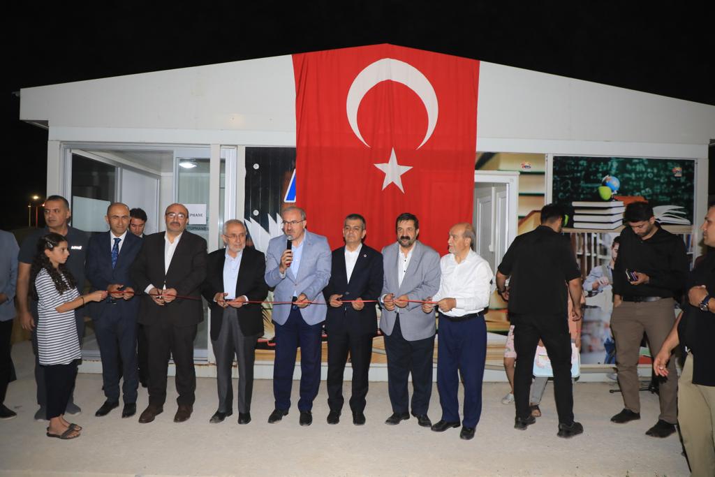 ‘BİR KİTAP DA BENDEN’ PROJESİYLE ELAZIĞ’DA KONTEYNER KENTTE KÜTÜPHANE AÇILDI