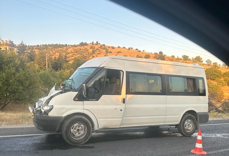 ELAZIĞ-PERTEK YOLUNDA KAZA
