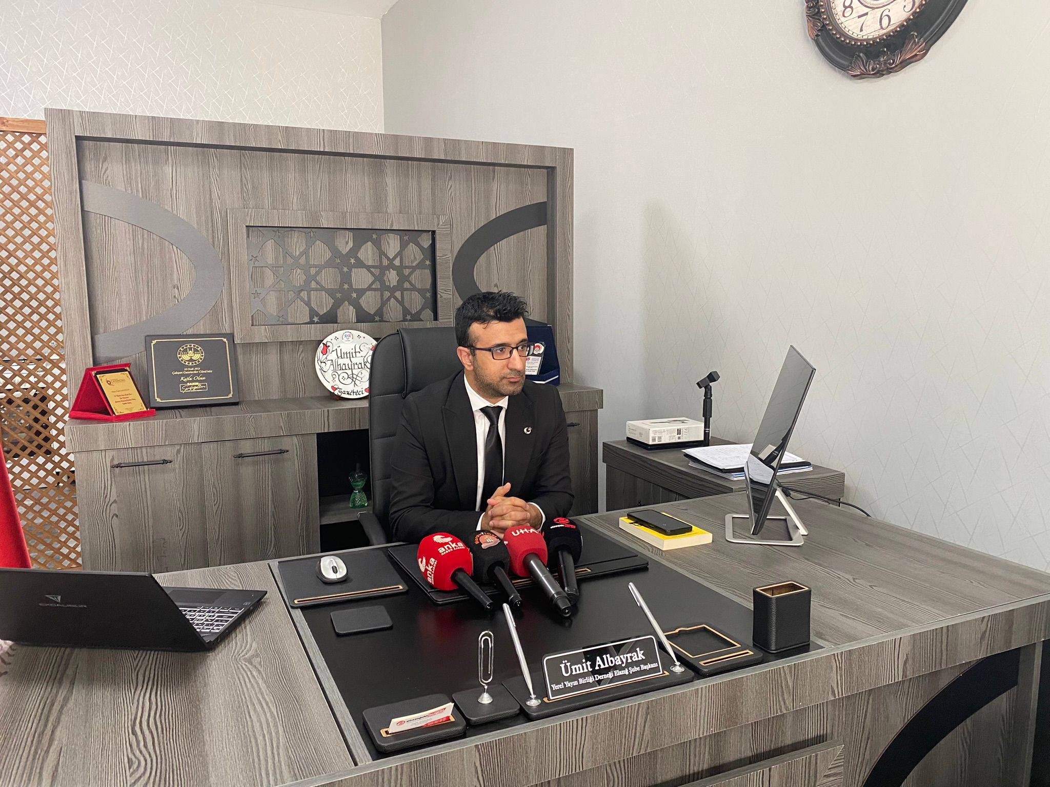 BAŞKAN ALBAYRAK: “YEREL MEDYA ÇOK BÜYÜK BİR ÇÖKÜŞÜN İÇİNE GİRECEK”
