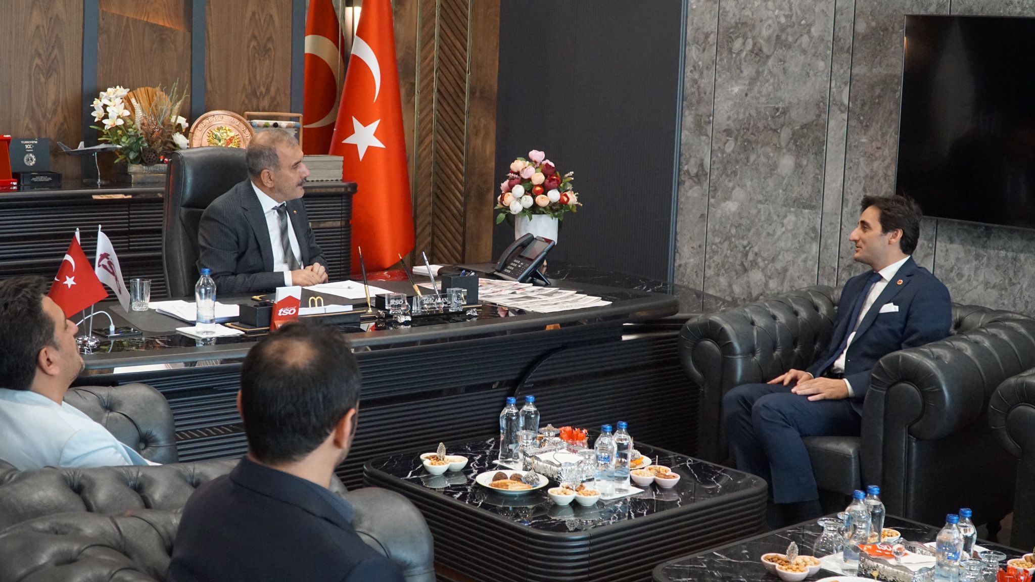 Saadet Partisi Elazığ İl Başkanı Abdullah Akın Elazığ Ticaret ve Sanayi Odası Başkanı İdris Alan ile bir araya geldi.