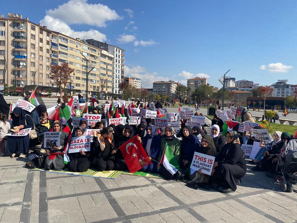 İSRAİL ZULMÜNE SESSİZ PROTESTO!!!!