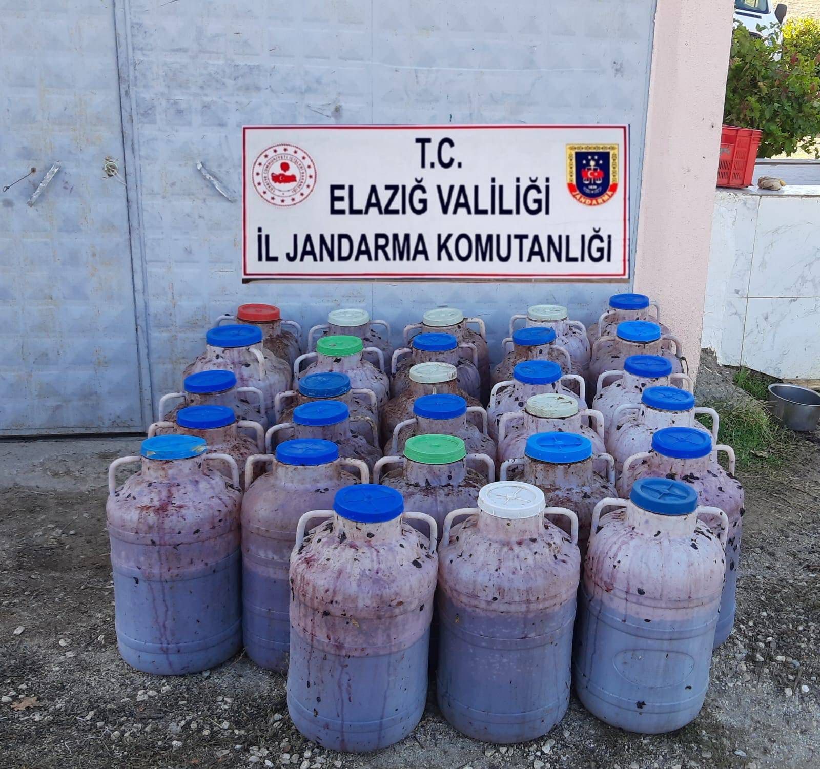 ELAZIĞ’DA 2 TON KAÇAK ŞARAP ELE GEÇİRİLDİ