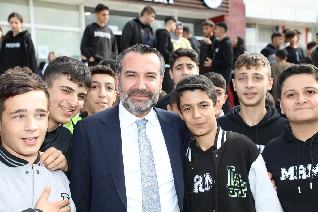 BAŞKAN ŞERİFOĞULLARI, EĞİTİMCİLER VE ÖĞRENCİLERLE BİR ARAYA GELDİ