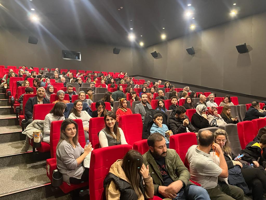 TÜRK EĞİTİM SEN ELAZIĞ ŞUBESİ SENDİKA ÜYELERİ İLE BİRLİKTE “ATATÜRK” FİLMİNİ İZLEDİ