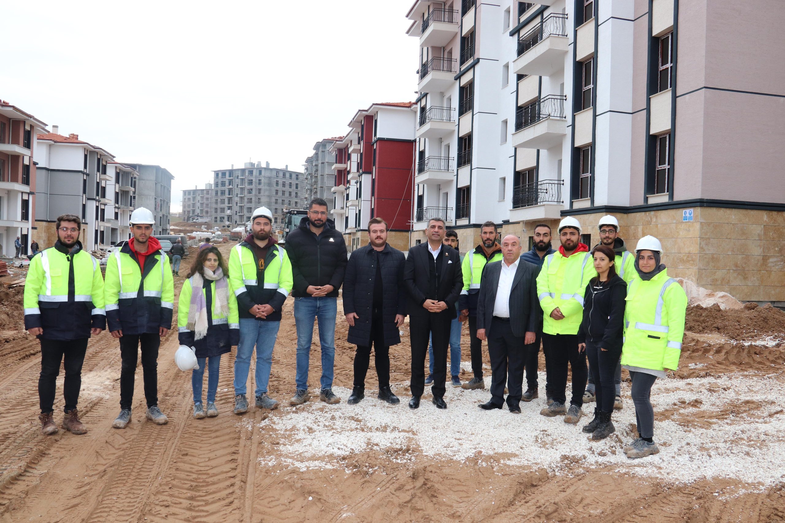 MİLLETVEKİLİ EROL: KONUTLAR HIZLA YAPILMASAYDI SONUÇ ’VAHİM’ OLURDU!