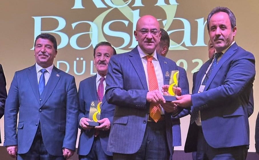 YURTBAŞI BELEDİYE BAŞKANI YASİN YILMAZ’A BAŞARILI BELEDİYE BAŞKANI ÖDÜLÜ